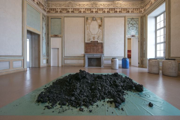 Di fronte al collezionista. La collezione di Uli Sigg di arte contemporanea cinese. Installation view at Castello di Rivoli Museo d’Arte Contemporanea, Rivoli-Torino, 2020. Photo Antonio Maniscalco