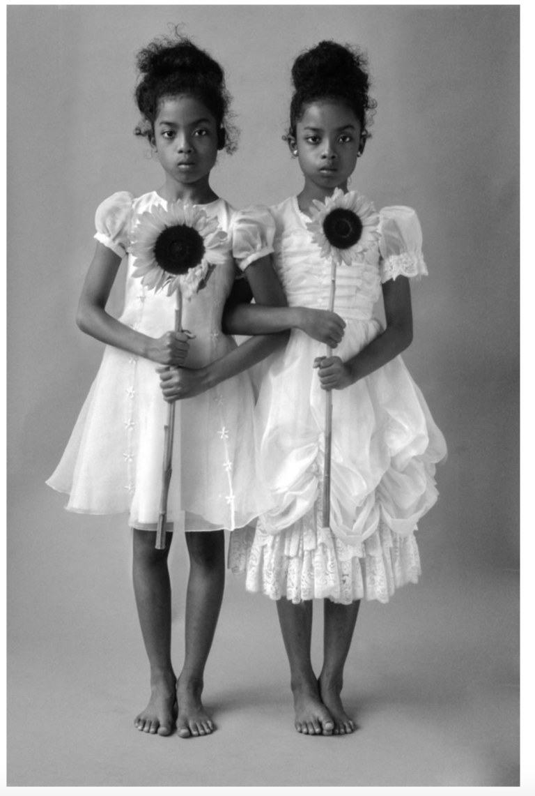 Delphine Diallo The Twins 75x50,Inkjet pigment print NewYork, 2015 © Delphine Diallo, Courtesy Fisheye Gallery
