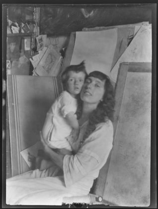 Giannetto Bisi, Adriana Bisi Fabbri con il figlio Riccardo, 1916 17. Archivio privato