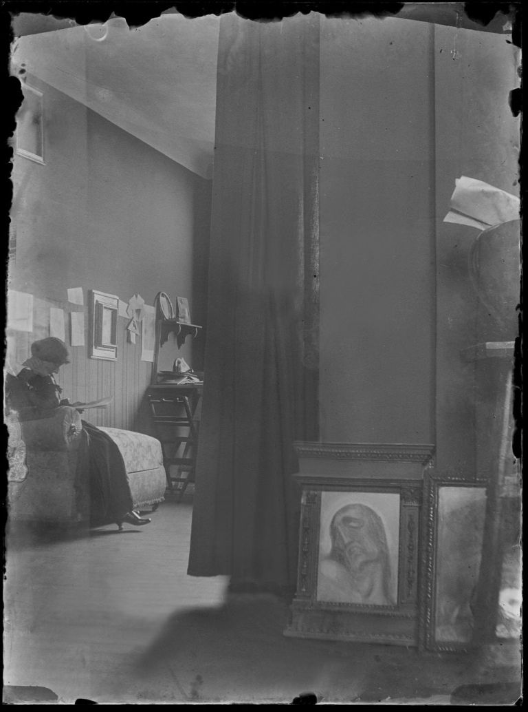 Giannetto Bisi, Interno dello studio di Adriana Bisi Fabbri a Milano, in via San Primo 2, 1916 18. Archivio privato