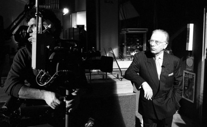 Il conduttore e polemista Gianfranco Funari durante una pausa della sua trasmissione “Funari News” su Rete 4 Studi Mediaset di Roma, 1994