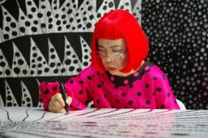 Yayoi Kusama: una poesia dell’artista contro il Coronavirus