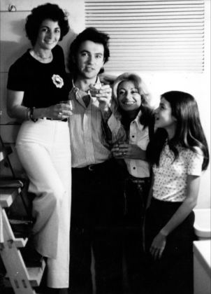 Lucia Trisorio, Diego Cortez, Angela e Barbara Jodice, 1975. Photo Mimmo Jodice