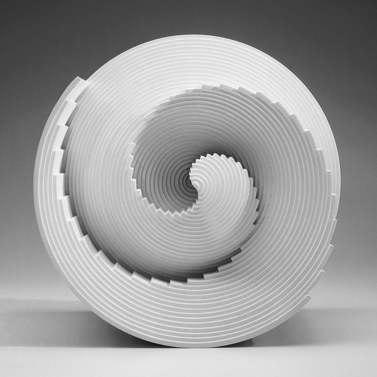 Marcello Morandini, 217 – 1974, legno laccato (bianco), diametro 52 x 43,7 cm, esemplare unico