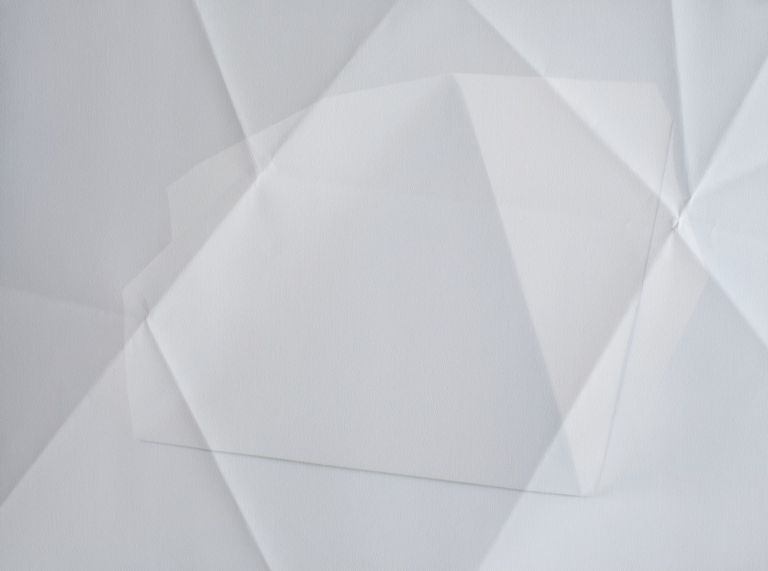 Mathew McWilliams, Paper Works (Blue) #1, 2015, stampa fotografica su carta piegata, cm 50x70