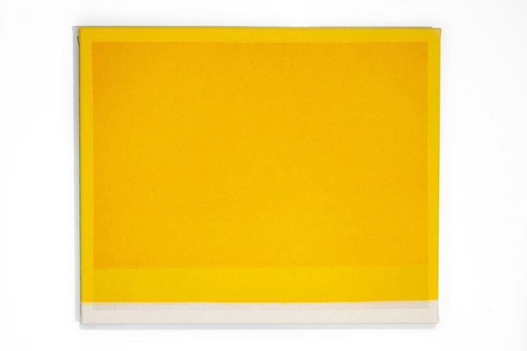 Mathew McWilliams, Underlay, yellow, 2019, pittura e stampa inkjet su tela, cm 38x31,5