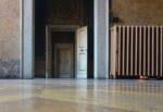 Maurizio Mercuri, Studio per Loplop presenta la primavera, 2019, installazione site specific, lampada a incandescenza, materiale elettrico, dimensioni ambientali. Courtesy l’artista