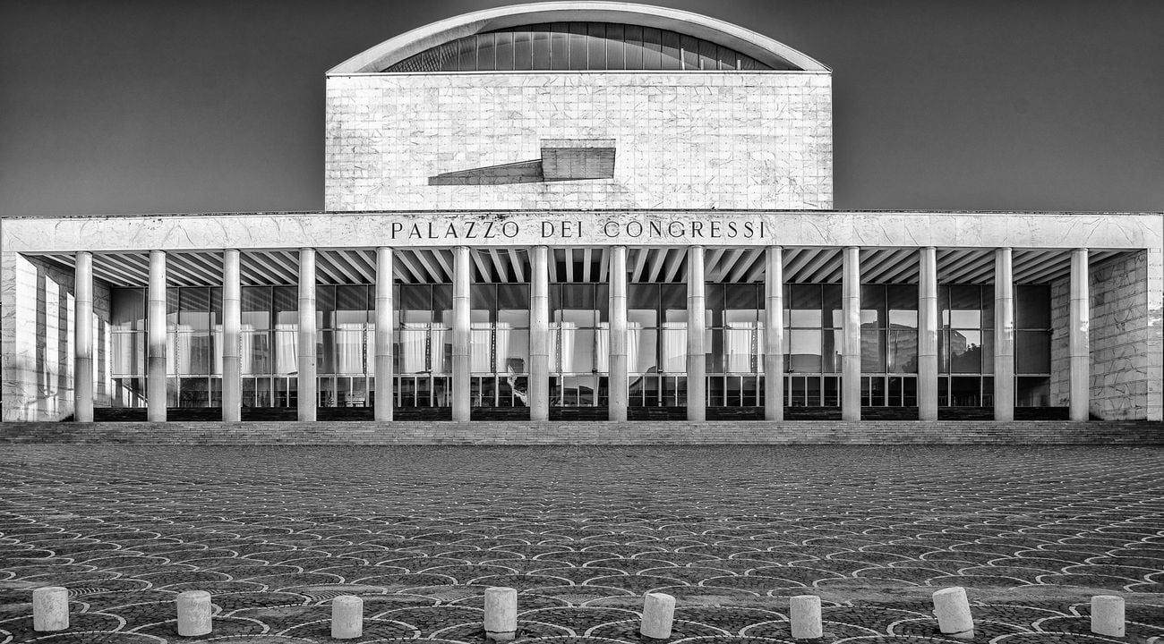 Palazzo dei Congressi, EUR, Roma, 1938. Photo Marco Rosanova via Wikipedia CC BY 3.0