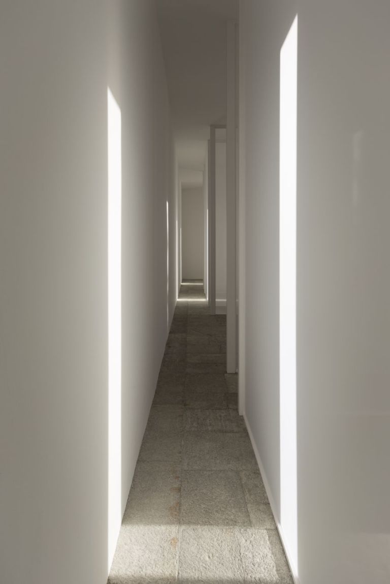 Villa e Collezione Panza, Ala delle scuderie, Varese, Scrim di Robert Irwin, 2013 FAI - Fondo Ambiente Italiano