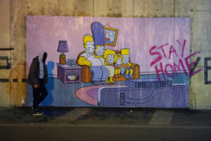 “Restate a casa” l’invito dello street artist Nello Petrucci a Pompei. E a dirlo sono i Simpson