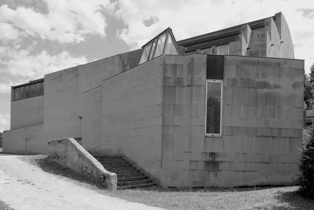 La storia incredibile della chiesa progettata da Alvar Aalto in Italia diventa un museo