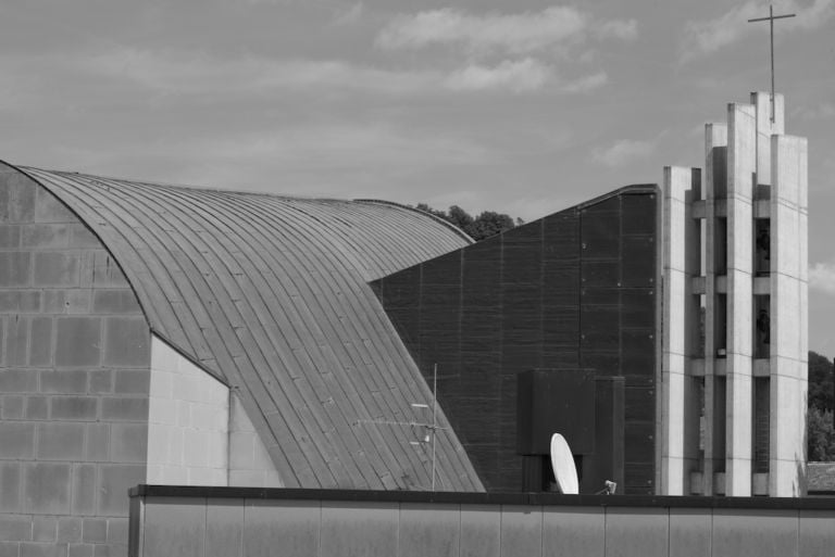 La chiesa Santa Maria Assunta progettata da Alvar Aalto, foto Luca Massari