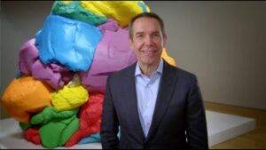 Jeff Koons spiega in un video la sua famosa scultura Play-Doh