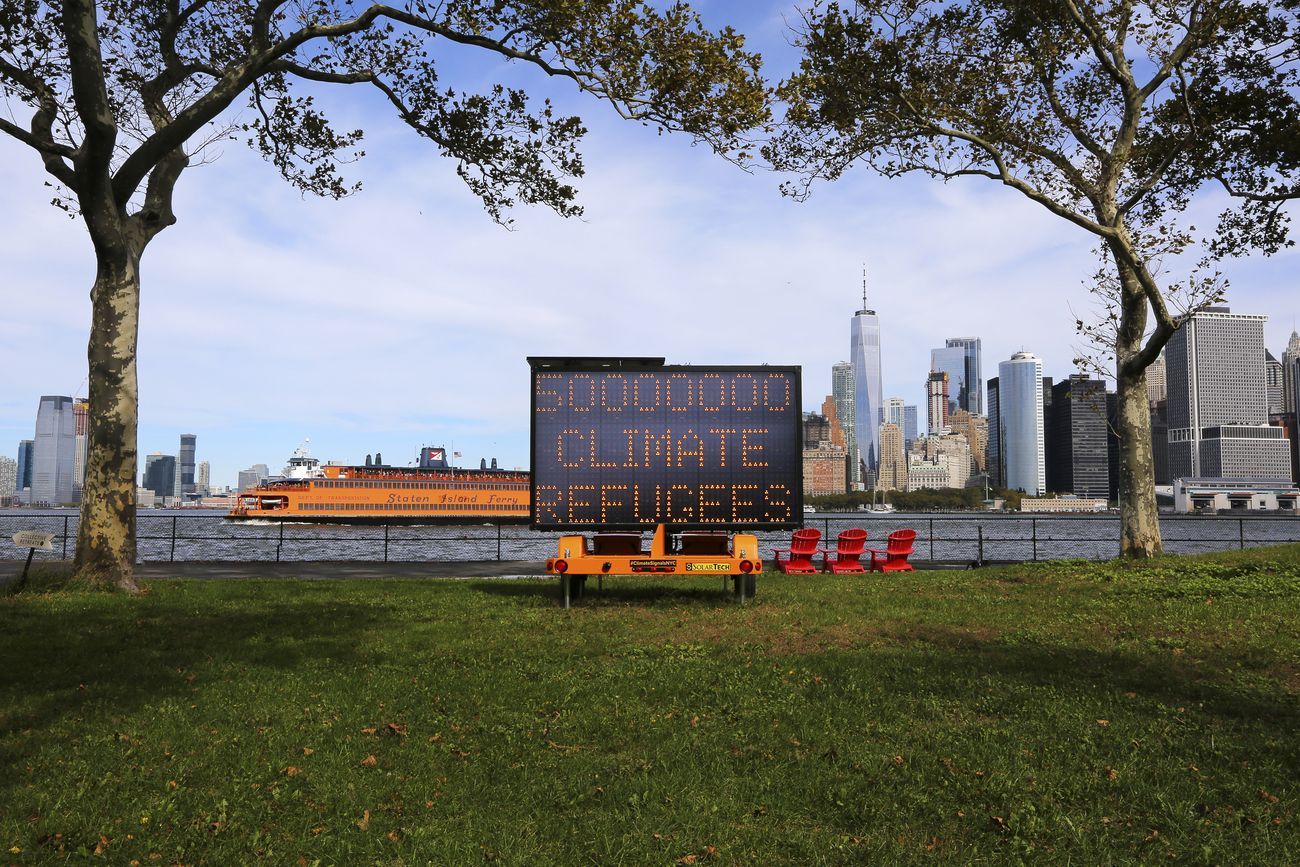 Justin Brice Guariglia, Climate Signal, Castle Williams, New York 2018. Photo Lisa Goulet