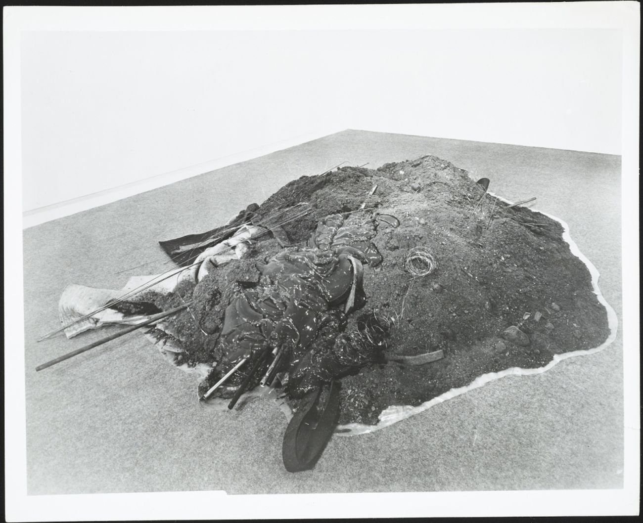 Robert Morris, Earthwork, 1968, Dwan Gallery, New York