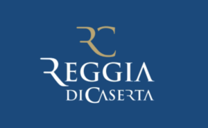 La Reggia di Caserta presenta il nuovo logo. Talmente brutto che partono le parodie