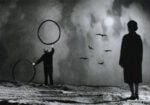 Unopera di Gilbertn Garcin Addio Monsieur G. I teatrini fotografici di Gilbert Garcin, tra esistenzialismo e surrealismo