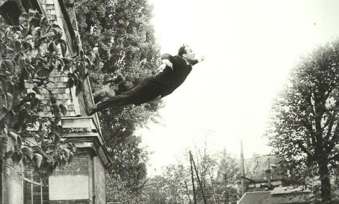 Yves Klein, Le saut dans le vide, 1960, dettaglio