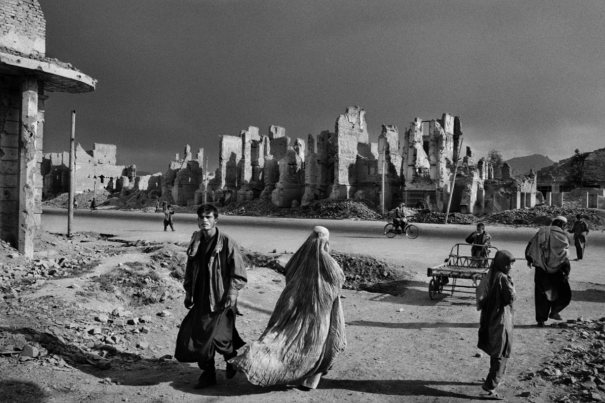 Sebastião Salgado. The once-prestigious jade Maiwan Avenue. Kabul, Asghanistan. 1996. Sebastião Salgado Contrasto 