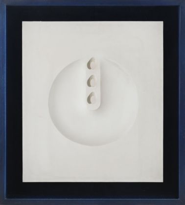 Agostino Bonalumi, Bianco, 1966. Asta di Arte Moderna e Contemporanea, dal 23 al 31 maggio 2020 (stima € 125-140.000)