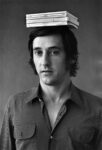 Ed Ruscha in una fotografia di Jerry McMillan, 1970