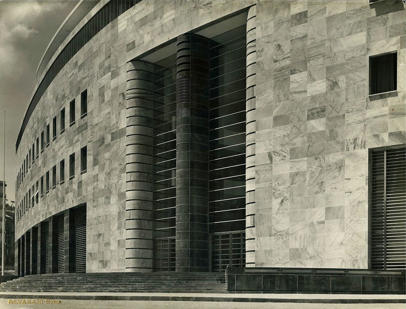 Giuseppe Vaccaro, Palazzo delle Poste, Napoli. Credits Archvio Vaccaro