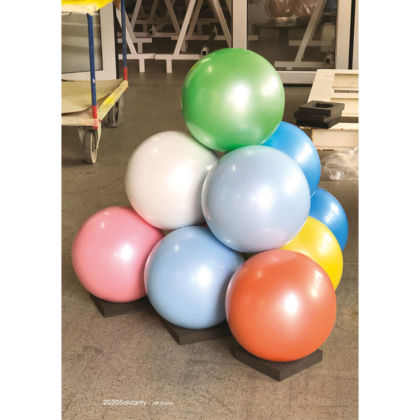 Jeff Koons per '2020solidarity' - Colored Balls (Pyramid), 2019