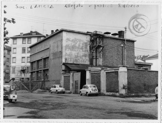 L'ex centrale termica delle Officine Lancia a Torino in stato di degrado nel 1963