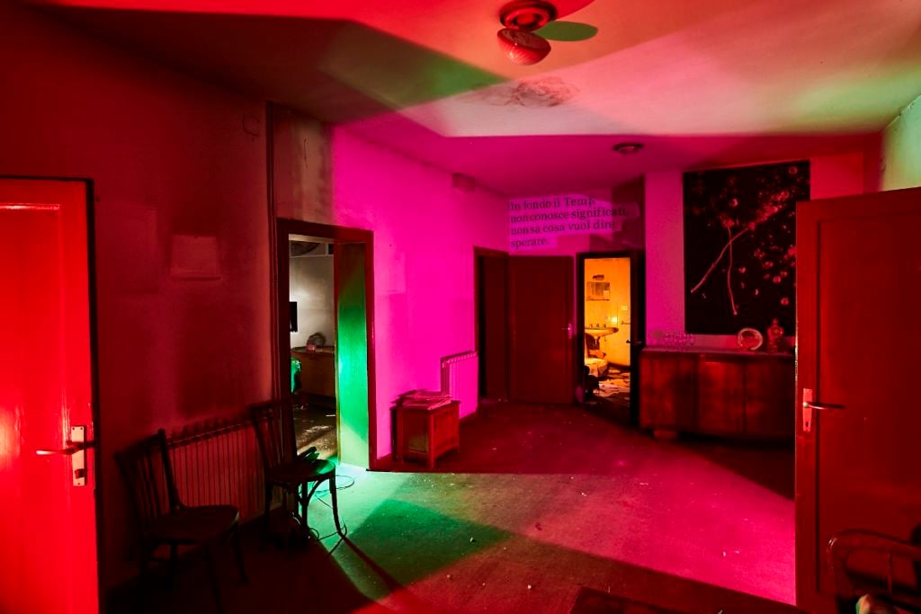 Poetic Hotel: l’albergo di Padova in quarantena dal 1997 diventa uno spazio d’arte inaccessibile