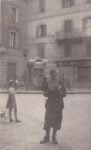 Un giovane Manganelli in libera uscita a Bergamo, nel 1943, durante la leva nei Lupi di Toscana.
