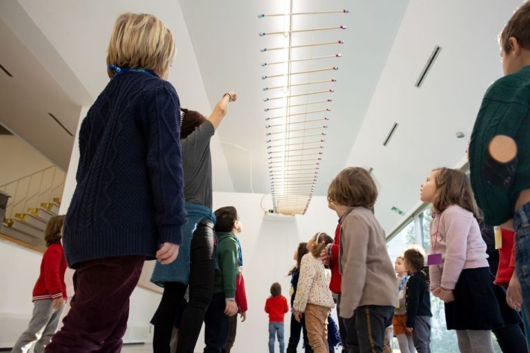 Visita guidata + laboratorio per bambini in occasione della mostra di Eva Marisaldi “Trasporto eccezionale”, PAC 2018. Photo Claudia Capelli