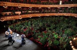 Il Teatro dell’opera di Barcellona riapre con un’ode alla natura dell’artista Eugenio Ampudia