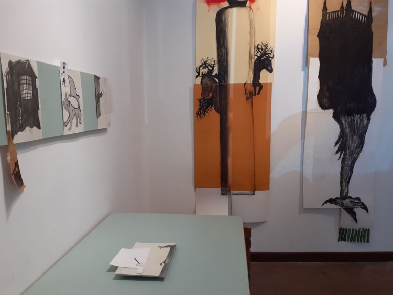 Enzo Cucchi. Il Re Mago, i Predicatori e gli Strampelli sabatali. Installation view at Simone Aleandri Arte Moderna, Roma 2020