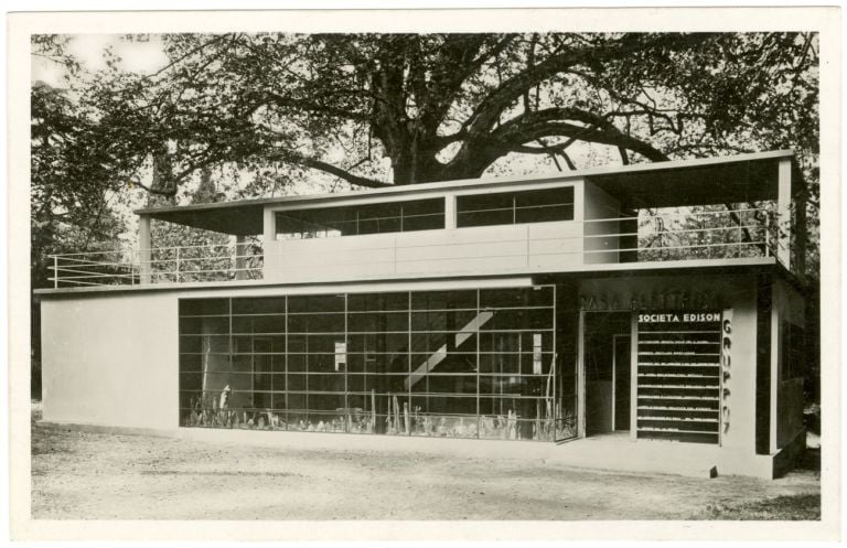 Figini e Pollini con G. Frette, A. Libera e P. Bottoni) Casa elettrica alla IV Esposizione internazionale d'arte decorativa e industriale di Monza, 1929-30. Phto Bombelli. Mart, Archivio del ‘900, Fondo Figini-Pollini