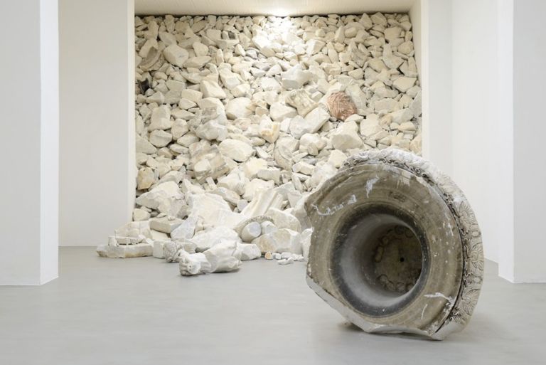 Fabio Viale, Root’la, 2020. Courtesy Galleria Poggiali, Firenze. Photo Michele Sereni