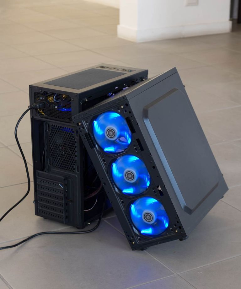 Federica Di Pietrantonio, stand by me, 2020, computer cases, led, variable dimensions, courtesy of the artist and The Gallery Apart Rome, photo by Giorgio Benni