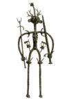 Figura stante con gambe sottili, leggermente divaricate e piedi a piastra subtrapezoidale, XIX sec., bronzo, 68.8 x 26.8 cm. Musei Reali di Torino – Museo di Antichità