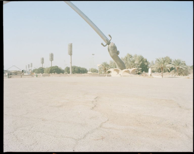 Hands of Victory, Baghdad 2011 ph. Antonio Ottomanelli, courtesy dell'autore