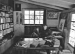 Henry Miller nel suo studio a Big Sur, alla fine degli anni Quaranta