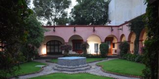 Il chiostro dell'Istituto Italiano di Cultura a Città del Messico