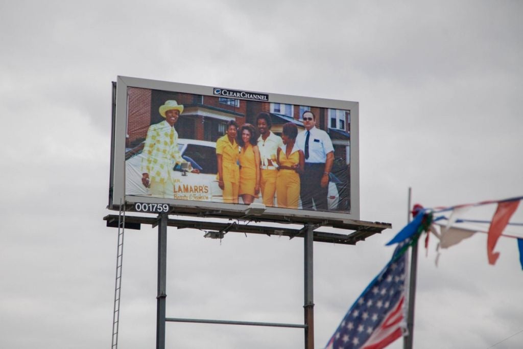 Modern Billings: arte sui cartelloni pubblicitari in Texas, da vedere dai finestrini dell’auto