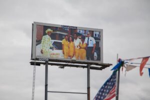 Modern Billings: arte sui cartelloni pubblicitari in Texas, da vedere dai finestrini dell’auto