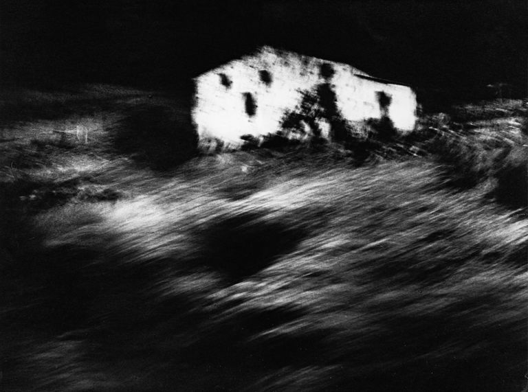 Mario Giacomelli, La notte lava la mente, 1994 95, Gelatin Silver Print. Courtesy Collezione Civica Senigallia © Archivio Eredi Mario Giacomelli