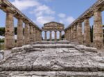 Paestum, interno del Tempio. Photo Massimo Listri