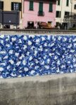 Particolare dell'opera in ceramica di Gianni Asdrubali sull'argine del fiume Pesa, Montelupo, 2015, 12x3 m