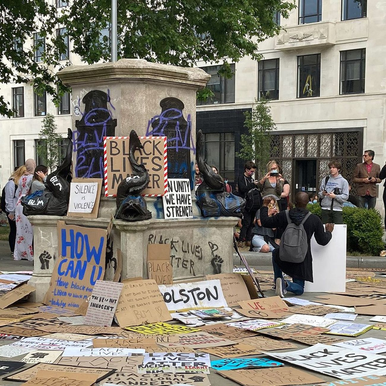 Piedistallo della statua di Edward Colston, Bristol 2020