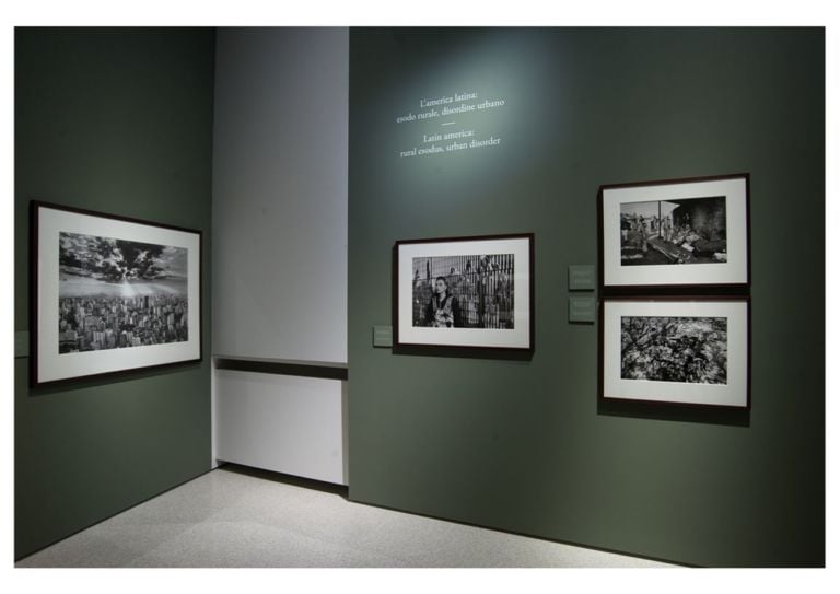 Sebastião Salgado. Exodus. In cammino sulle strade delle migrazioni. Exhibition view at Fondazione Pistoia Musei, Palazzo Buontalenti e Antico Palazzo dei Vescovi, 2020 © Sebastião Salgado - Contrasto. Photo Rachele Salvioli