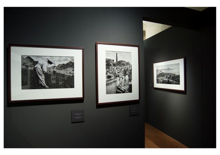 Sebastião Salgado. Exodus. In cammino sulle strade delle migrazioni. Exhibition view at Fondazione Pistoia Musei, Palazzo Buontalenti e Antico Palazzo dei Vescovi, 2020 © Sebastião Salgado - Contrasto. Photo Rachele Salvioli