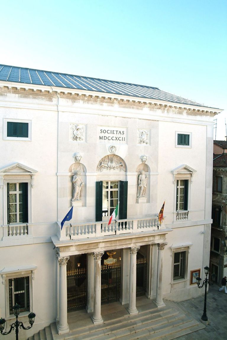 Teatro La Fenice, facciata. Photo © Michele Crosera