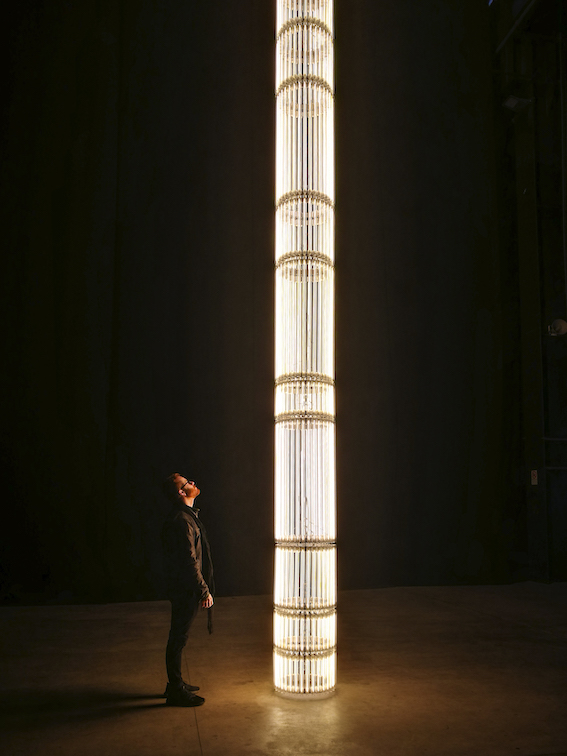 Ritratto di Tommaso Molnaldi; sullo sfondo Cerith Wyn Evans “....the Illuminating Gas” A cura di Roberta Tenconi e Vicente Todolí Hangar Bicocca / 31 Ottobre 2019 - 26 Luglio 2020